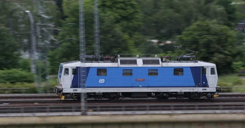 Panoramic View Pan Left Camera Follow Heavy Electric Locomotive Passing Hi Speed Stockbeeldmateriaal 43797152