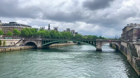 Panoramic view of Paris and Pont Notre Dame bridge over the Seine river. Video stock 311937074
