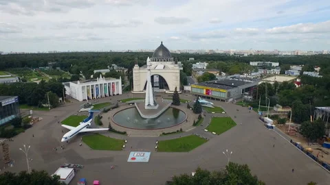 Panoramic view of the park zone with the buildings. Restoration of the building Video stock 93589866