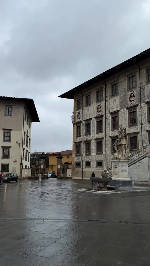 Panoramic view of Piazza dei Cavalieri with historic buildings in Pisa Stock Footage 308241536