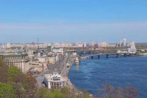 Panoramic view of Podil district and Dnipro River with bridges in Kyiv Stock-Fotos