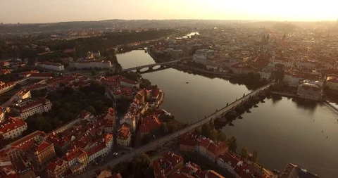 Panoramic view of Prague in sunset light Video stock 90252085