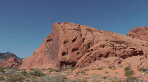 Panoramic view on red, yellow wavy rocks of Valley of Fire State park, NE Vídeo Stock 60018426