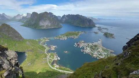 Panoramic view from Reinebringen mountain overlooking Reinefjorden  Stock-Footage 334779525