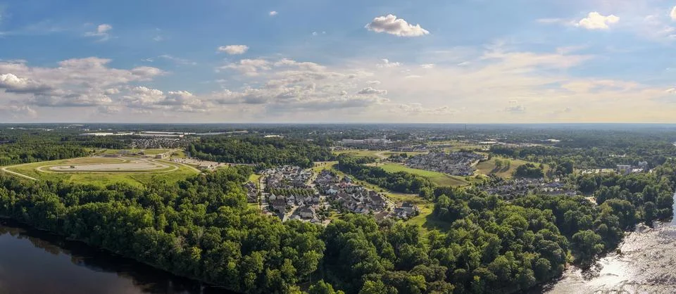 Panoramic view of the Riverwalk community along the Catawba River in South .. Fotos Stock