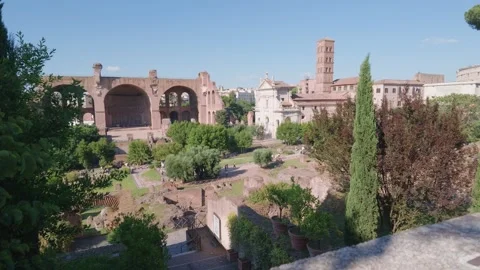 Panoramic View of the Roman Forum and Basilica of Maxentius from Garden Ove.. Vidéo 338393465