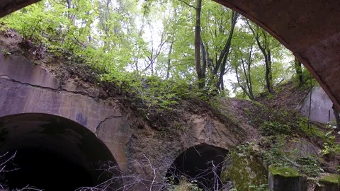 Panoramic view of the ruins inside the old fortress Video stock 126584948