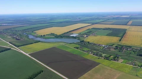 Panoramic view of a rural settlement in the fields, motorway from the Vídeos de archivo 152106373