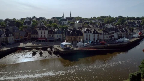 Panoramic view of Saint Goustan harbor in the centre of the village Auray Stock Footage 106662132