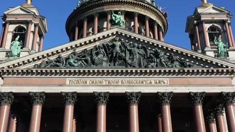 Panoramic view of Saint Isaac's Cathedral in Saint Petersburg. Stock Footage 313360333