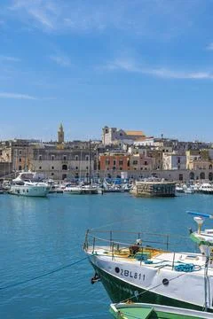 Panoramic view of seafront and old town Bisceglie in Puglia. Foto stock
