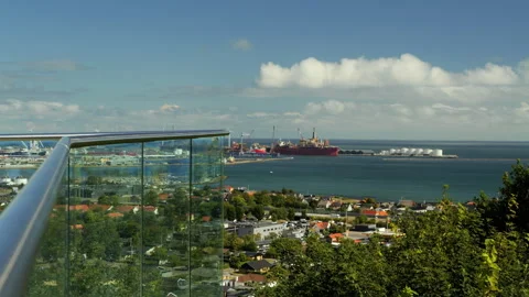 Panoramic view of a seaside city and port 库存影片 343858756