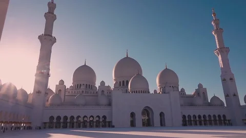 Panoramic View of Sheikh Zayed Grand Mosque, Abu Dhabi, United Arab Emirates Video stock 130248300