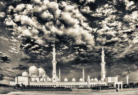 Panoramic view of Skeikh Zayed Mosque at sunset, UAE Stock Photos