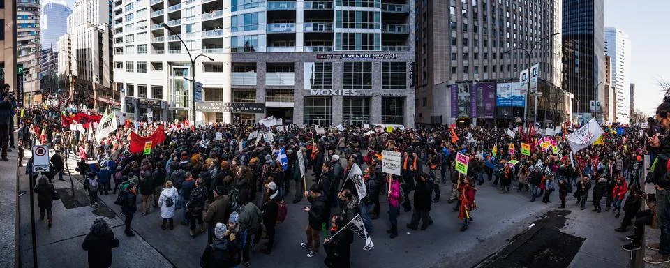 Panoramic View of the Streets Packed with Protesters 스톡 사진