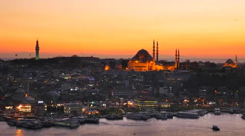 Panoramic view of Suleymaniye Mosque and Beyazit Tower in Istanbul golden hours Stock Footage 59739559