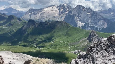 Panoramic view of sweeping valley and alpine mountain peaks Stockbeeldmateriaal 284463045
