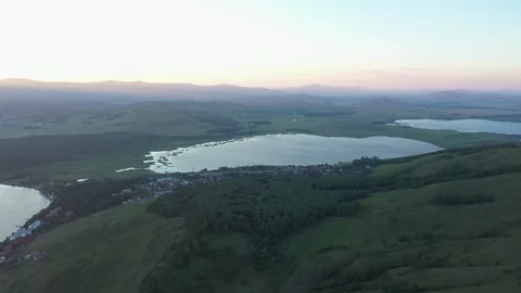 Panoramic view of three lakes at Ural mountains during the sunset Vídeos de archivo 276898040