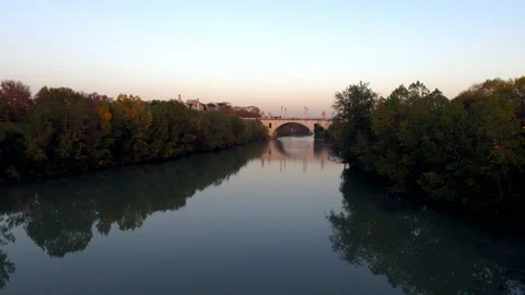 Panoramic view on the Tiber River in Rome, Italy - 4k movie - ProRes Vídeos de archivo 142935626