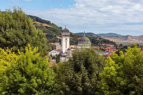 Panoramic view toward the Holy Trinity Church and surrounding hills in Foto stock
