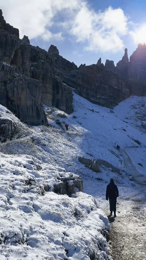Panoramic view of Tre Cime valley and hiking trail in Dolomites mountains. Stock Footage 330437437