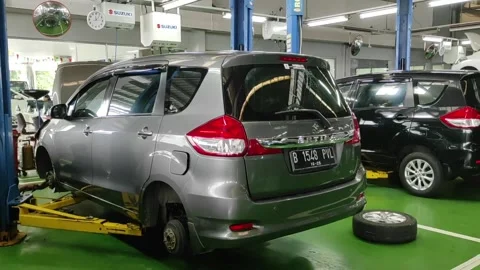 Panoramic views of an auto shop Stock Footage 274855701