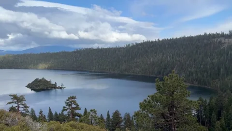 Panoramic views of Emerald Bay at Lake Tahoe showing Fannette Island surrounded 库存影片 341326569