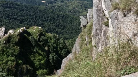 Panoramic Views of Mukteshwar Valley from Chauli ki Jali Video stock 313027713