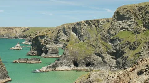 Pans of a bay in Cornwall Video stock 21811686