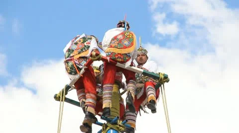 Papantla flyers Stock-Footage 12260293