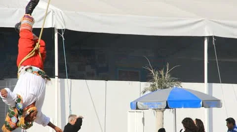 Papantla flyers Stock-Footage 12260548