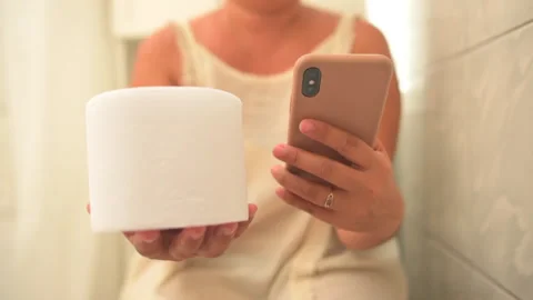 Papel y celular Stock Footage 238352873