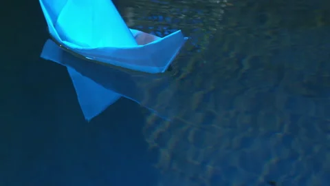 Paper boats Video stock 235379952