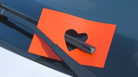 Paper Cut - Heart Shape - camera pan Vidéo 62261887