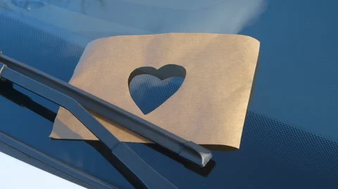 Paper cut - heart shape Vídeos de archivo 62234070