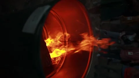 Paper documents and letters burn in an iron barrel. vertical video Vídeo Stock 167922922