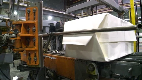 Paper industry. Packaging of sheets of cellulose Stockbeeldmateriaal 125333520