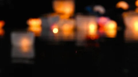 Paper Lanterns at Night on the Water 库存影片 71652276