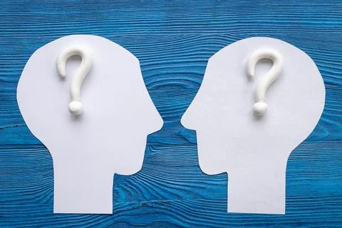 Paper man head with question mark. Solving problem of solution concept Foto stock