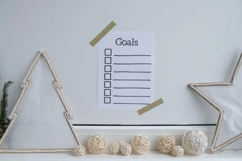 Paper note with inspirational to do checklist GOALS with natural zero waste Stock Photos