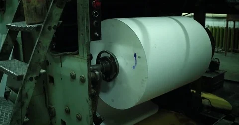 Paper production machine. Processing of secondary resources. Paper recycling. Stockbeeldmateriaal 79956859