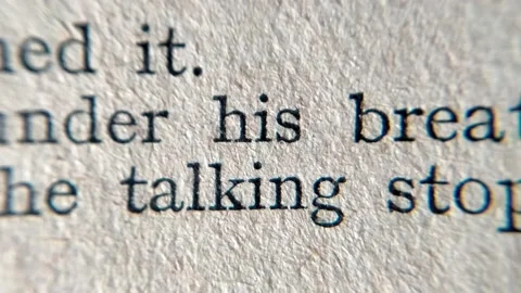 Paper stop motion of a old fashioned book with yellow paper page. Vidéo 236927721