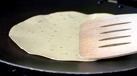 Pappadom cooking Stock Footage 38901478