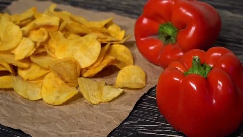 Paprika potato chips dolly 库存影片 69144090