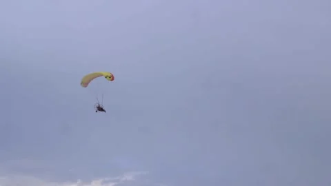 Para motor flying in the sky Video stock 174956038