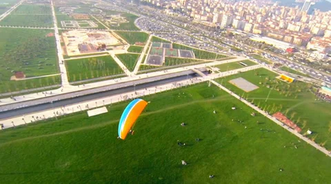 Para motor glider. Tracking from above Stock Footage 37391028