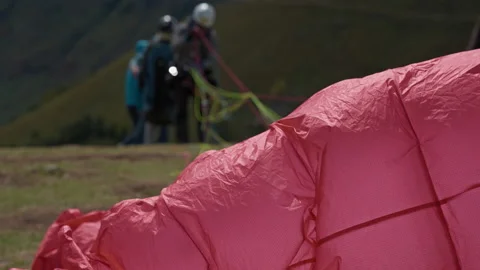 Parachute on the ground Vídeos de archivo 172534550