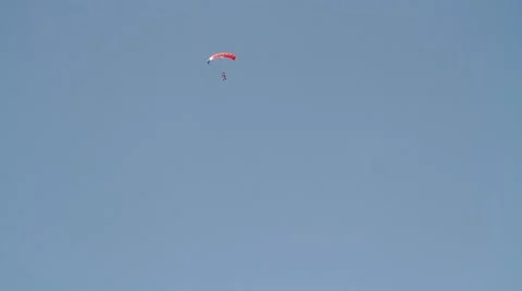 Parachute jump at the blue sky 库存影片 49758802