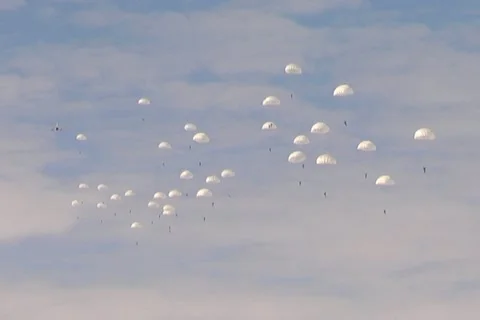 Parachute jump Stock Footage 22033984