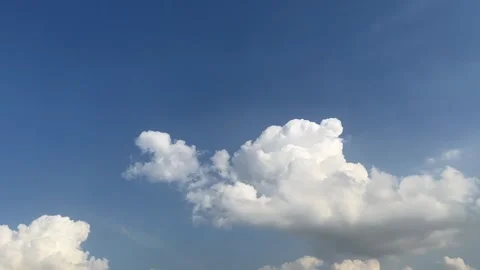 Parachute kite among the clouds on the beach in Arnavutkoy, Istanbul Vídeos de archivo 260843149